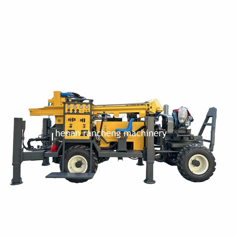 ماشین حفاری سوراخ های فراگیر با کارایی بالا با چهار چرخ در حال نصب در عمق 220 متر موتور 65KW قدرتمند