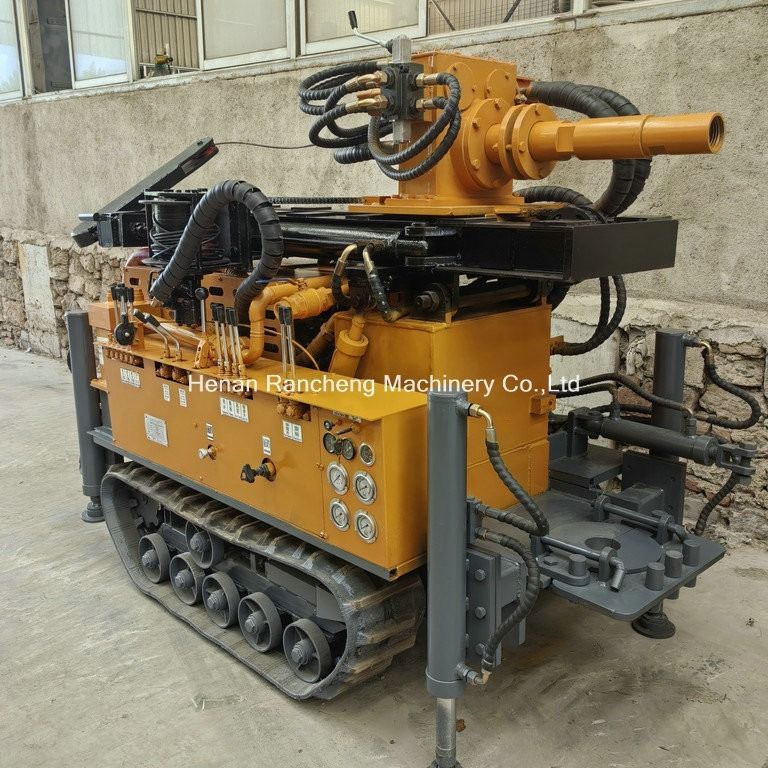 150m عمق هیدرولیک آب چاه حفاری ماشین 90-300mm قطر با 12T نیروی بلند