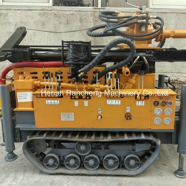 150m عمق هیدرولیک آب چاه حفاری ماشین 90-300mm قطر با 12T نیروی بلند