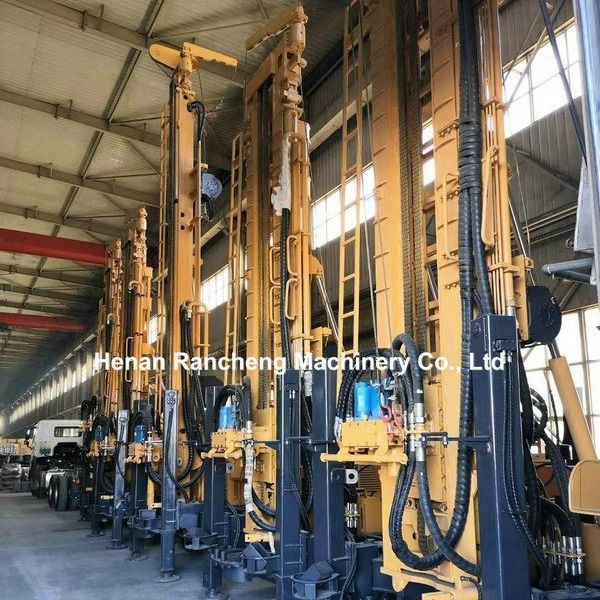 RCF700C ماشین حفاری چند عملکردی 700 متر خزنده نصب شده دستگاه حفاری چاه آب
