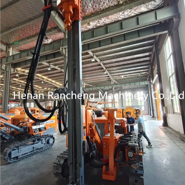 20 متری هیدرولیک یکپارچه DTH حفاری ریگ RCZ412B-1 مدل 58KW موتور Yuchai با جمع آوری گرد و غبار