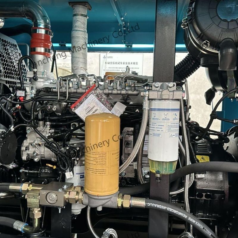 نوع تریلر چهار چرخ LGCY17-18-18/15TK کمپرسور هوا فشار کار 18bar 210HP موتور کامینز برای حفاری 150-200 متر