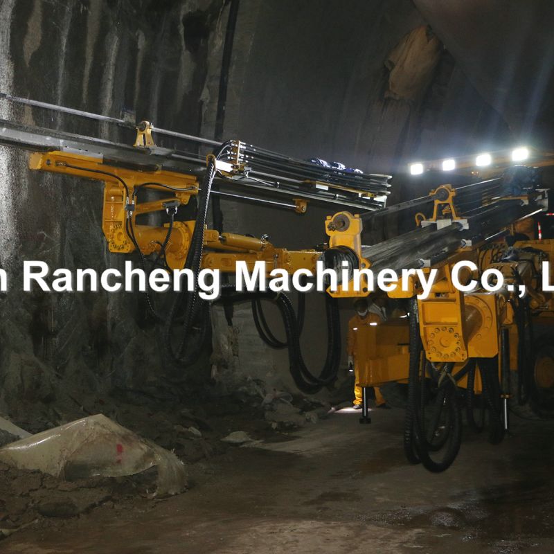 RCZ-22J تمام هیدرولیک تونل سازی جامبو حفاری ریگ 3880mm عمق حفاری با 93KW / 125HP قدرت موتور دیزل